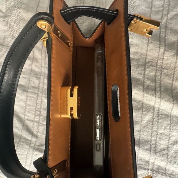 SOLD** Tory Burch mini Lee Radziwill in Black - Picture 13 of 13